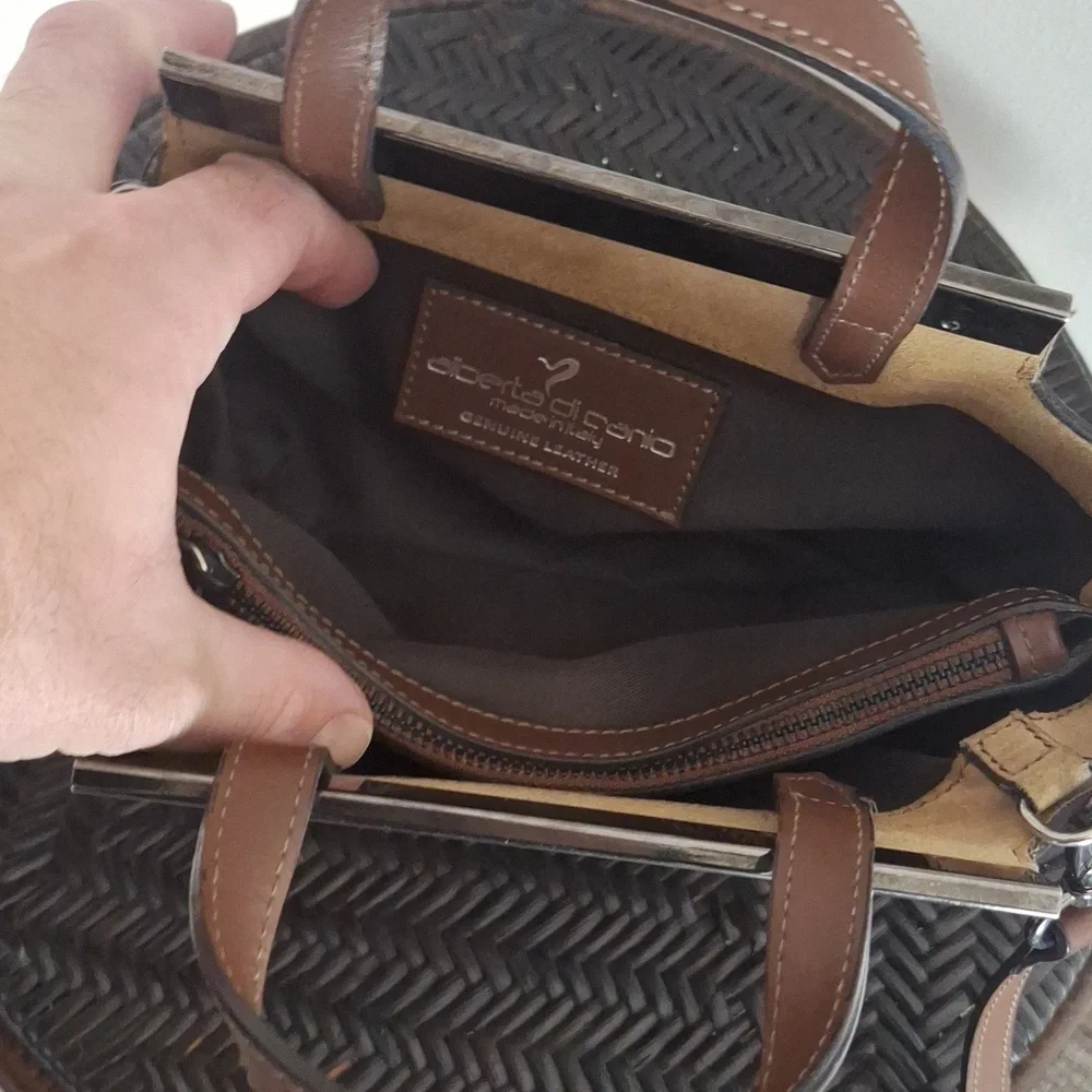 Alberta Di Canio Leather Crossbody Handbag - Picture 3 of 15